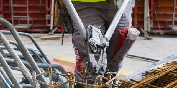 ¿Cómo prevenir el riesgo debido a un trabajo repetitivo en una obra?